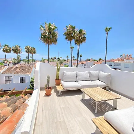 Vakantiehuis Townhouse W/sea View & Garden