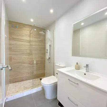 Townhouse W/sea View & Garden Semesterbostad *