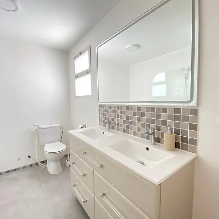בית נופש Townhouse W/sea View & Garden אסטפונה