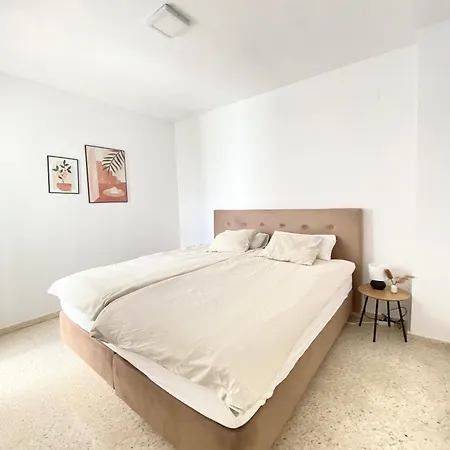 Vakantiehuis Townhouse W/sea View & Garden Estepona
