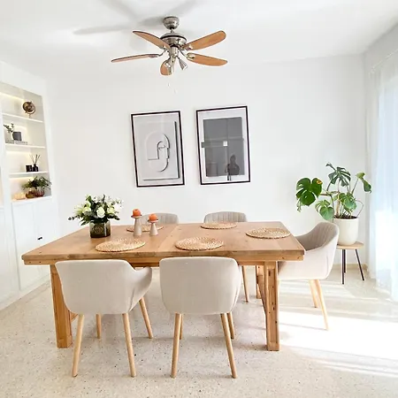 Townhouse W/sea View & Garden Vakantiehuis