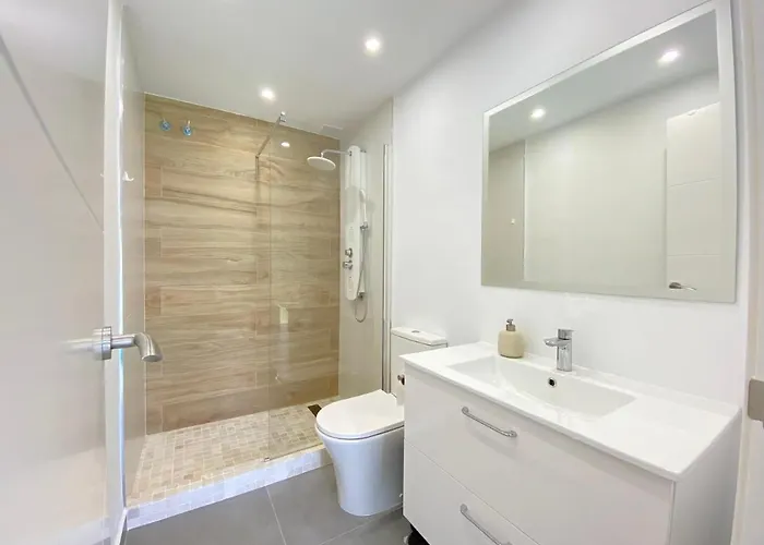 Townhouse W/sea View & Garden Hébergement de vacances *