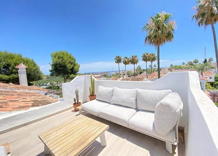 Townhouse W/sea View & Garden Hébergement de vacances