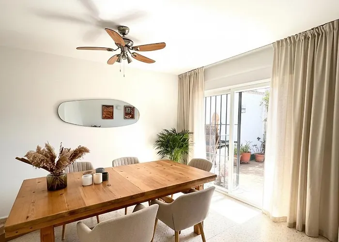 Townhouse W/sea View & Garden