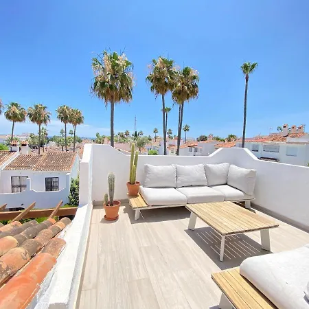 Дом отдыха Townhouse W/sea View & Garden