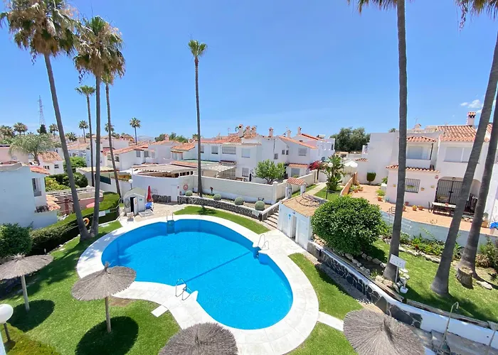 Townhouse W/sea View & Garden 度假居 *