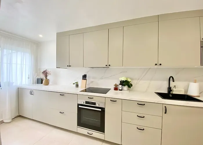 Townhouse W/sea View & Garden 度假居