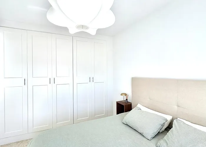 Townhouse W/sea View & Garden Feriehus *