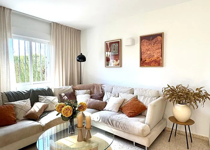 Feriehus Townhouse W/sea View & Garden Estepona